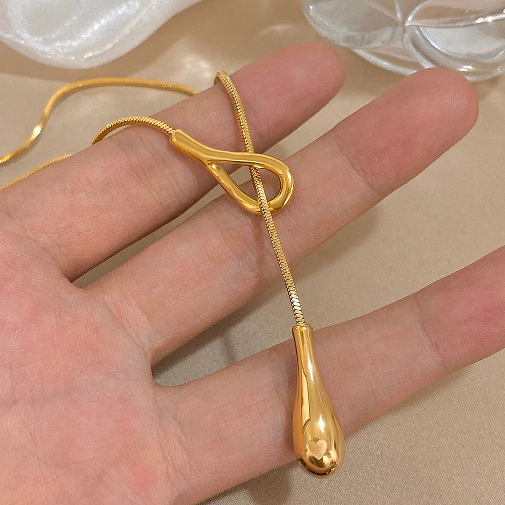 Sculptural Waterdrop Pendant Necklace