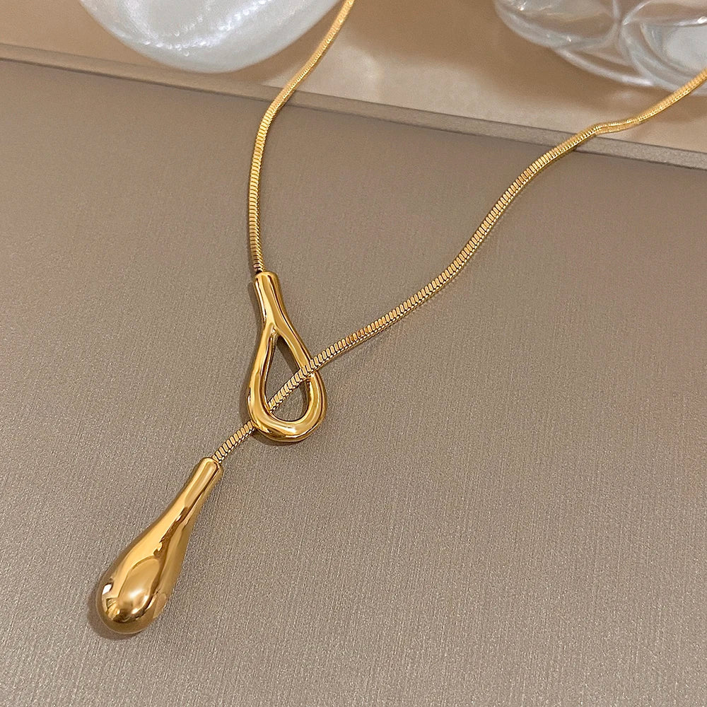 Sculptural Waterdrop Pendant Necklace